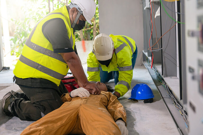 PRIMEROS AUXILIOS EN ELECTRICIDAD