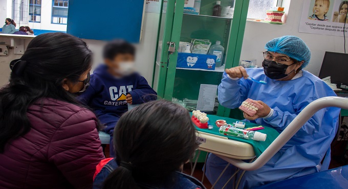 ATENCIÓN ESTOMATOLÓGICA PREVENTIVA Y RECUPERATIVA