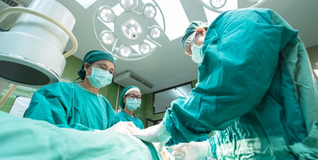 MANEJO DE HERIDAS Y SUTURAS DE CIRUGÍA MENOR