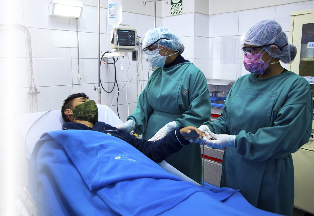 ENFERMERIA ESPECIALIZADA EN SHOCK TRAUMA Y VENTILACIÓN MEDICA