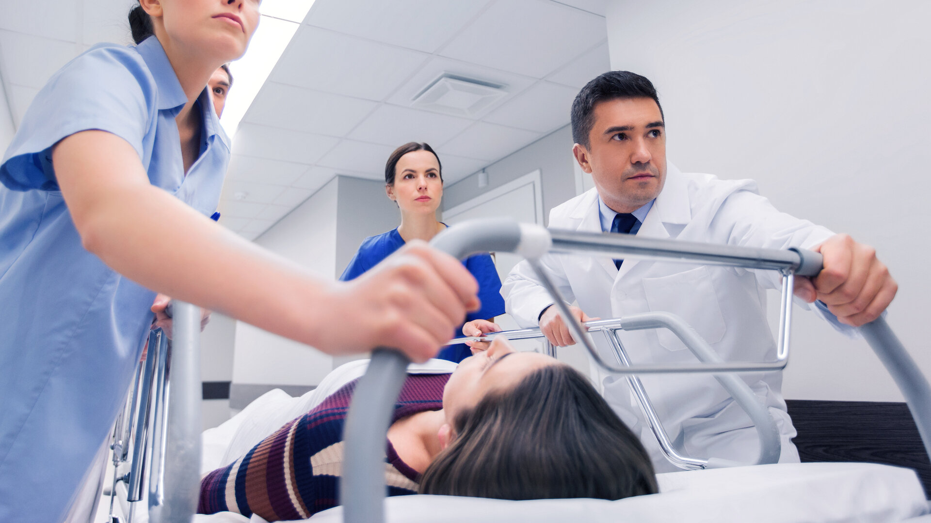 URGENCIAS Y EMERGENCIAS