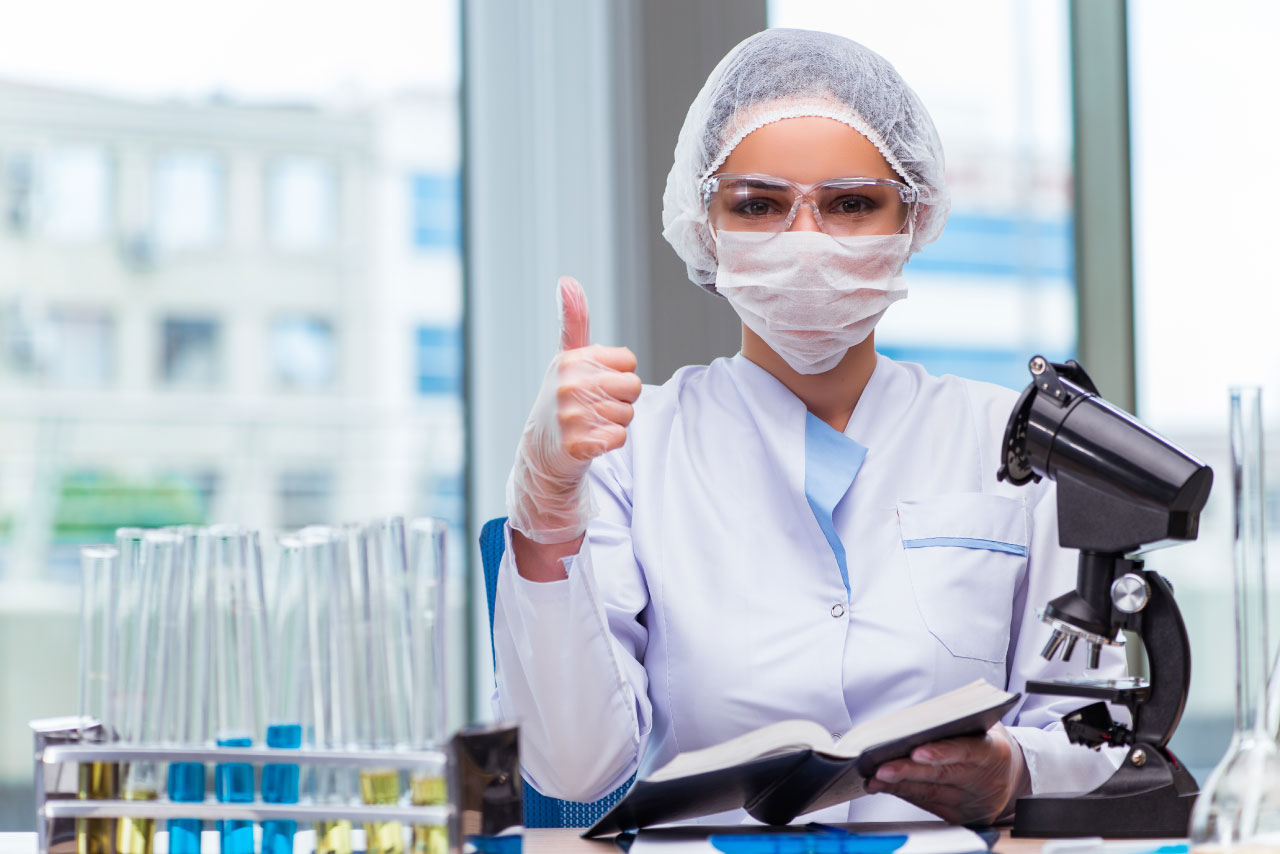 TÉCNICO EN LABORATORIO CLINICO