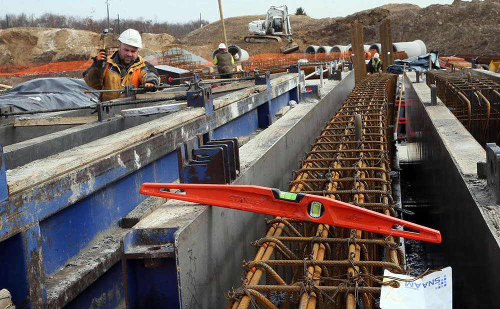 CONTRATOS EN OBRAS PUBLICAS