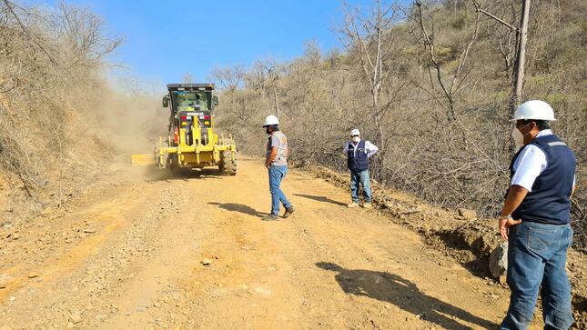 MANTENIMIENTO PERIÓDICO Y RUTINARIO DE CAMINOS VECINALES NO PAVIMENTADOS